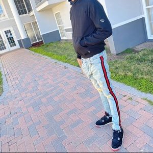 Blue jeans with red striped ( serenade )